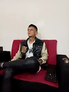 andrewcoopper1 stripchat live cam model