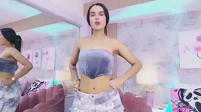 MeganRoseh stripchat live cam model