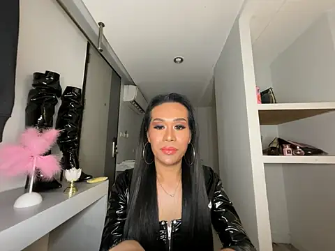 MistressViper28 stripchat live cam model