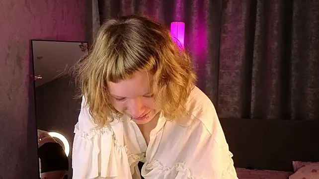 VioletDesiree stripchat live cam model