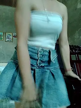 TrucBaby stripchat live cam model