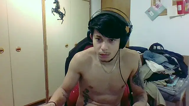 Akillas stripchat live cam model