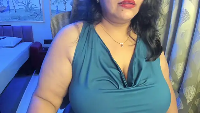 tarivishu11 stripchat live cam model