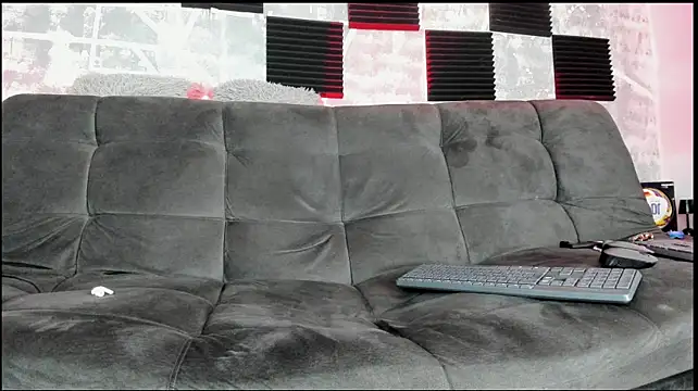 leonidas_18k stripchat live cam model