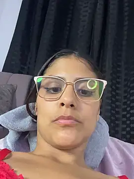 LunaRossie_ stripchat live cam model