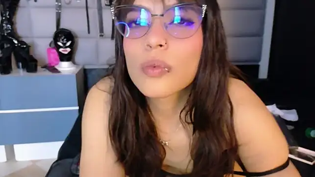 ZoeDrucker stripchat live cam model