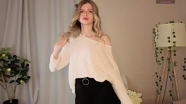 Velmessa stripchat live cam model