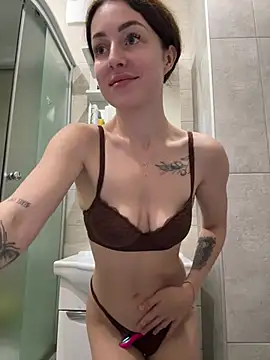 SakuraSara stripchat live cam model