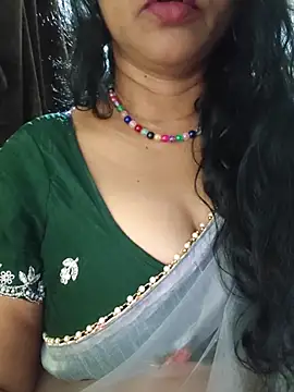 SRUTHI-8 stripchat live cam model