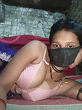 Hoty_girl_143 stripchat live cam model