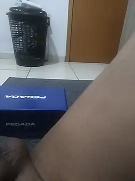 Pausudo-gostoso stripchat live cam model