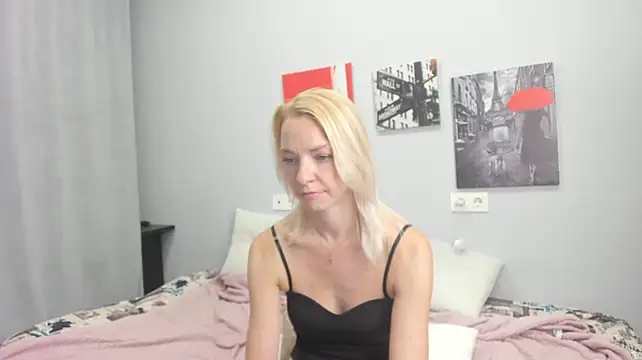 Brightly_Heizer stripchat live cam model