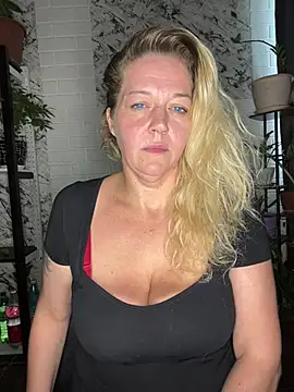 JenniferCarmen stripchat live cam model