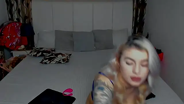 RaisaHot stripchat live cam model