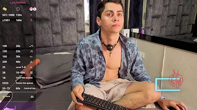 LeoMonnroe stripchat live cam model