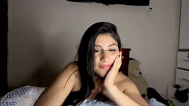 latinasoftie stripchat live cam model