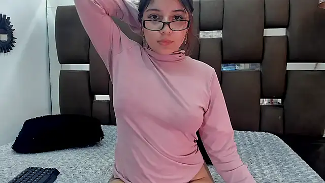 allicepetit stripchat live cam model