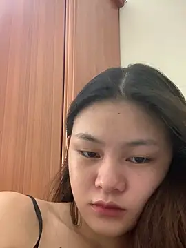Weevi10 stripchat live cam model