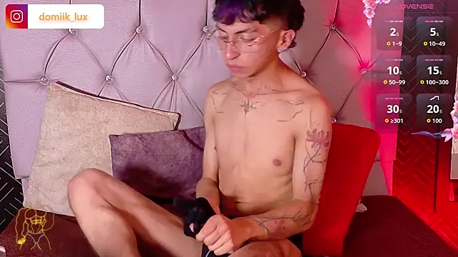 Dominik_lux stripchat live cam model