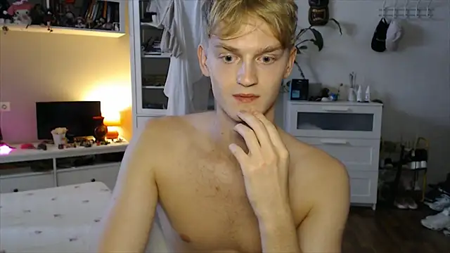 Daniel_yamm stripchat live cam model