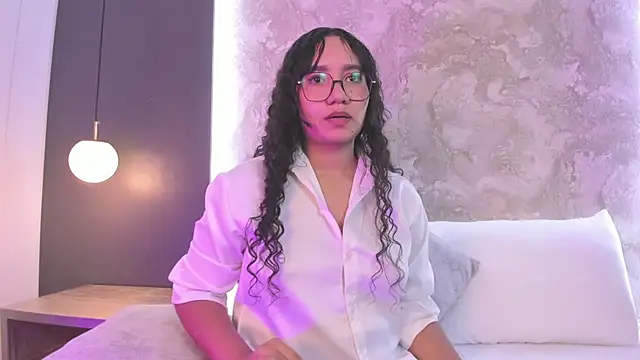 alysson_moon_ stripchat live cam model