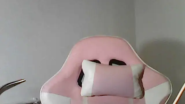 Owly_bloom stripchat live cam model