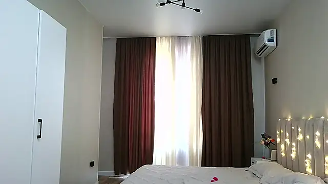 cutiebee01 stripchat live cam model