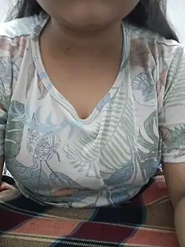 ruhikapooor stripchat live cam model