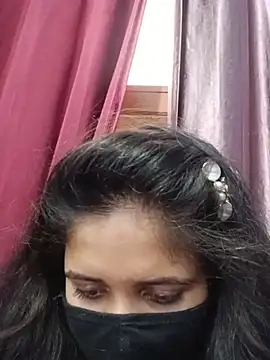 Ruhi_07 stripchat live cam model