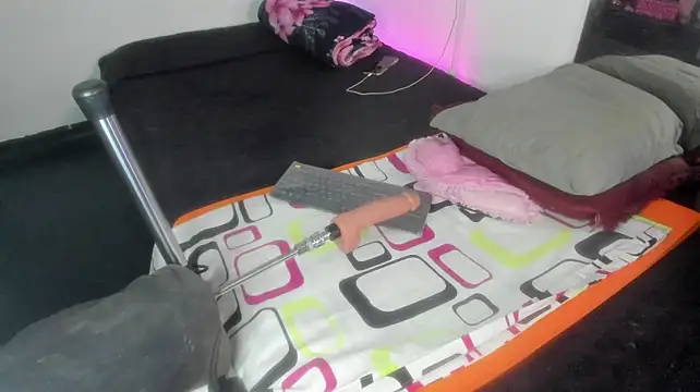 SheraHadee stripchat live cam model