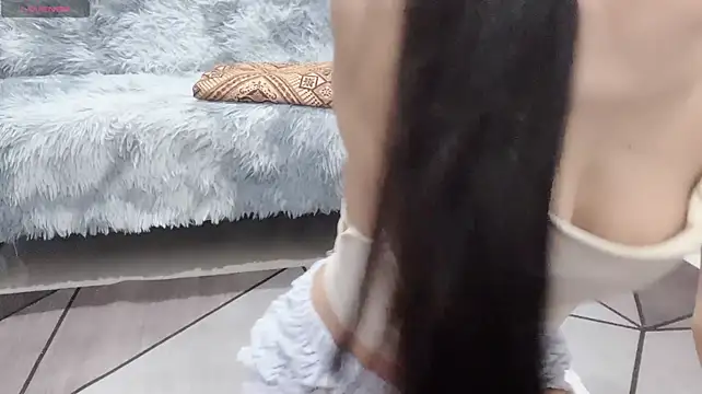 Sarah-ery stripchat live cam model