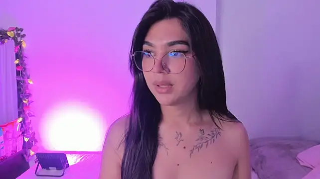 RoseCassie stripchat live cam model
