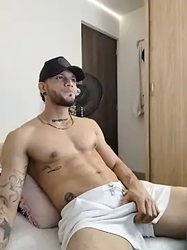 morenosiam stripchat live cam model