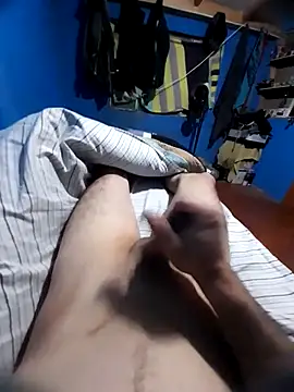 Lobosiberiano13 stripchat live cam model