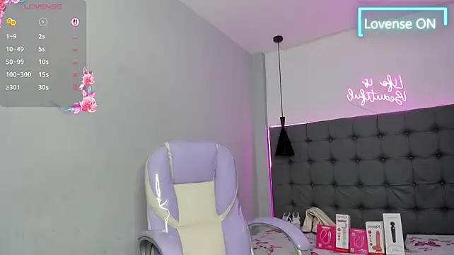 scarletcherry18 stripchat live cam model