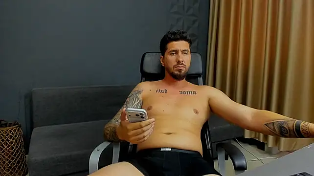 LoganStroud stripchat live cam model