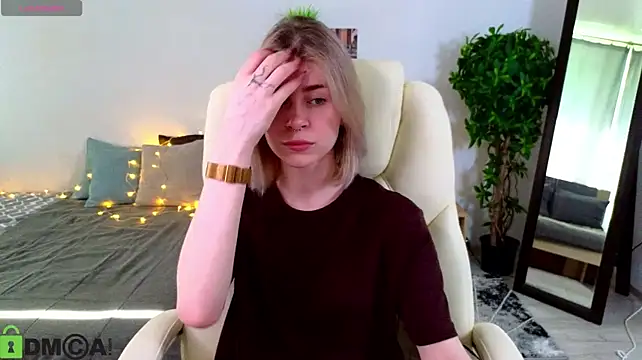 Lilycollins_ stripchat live cam model