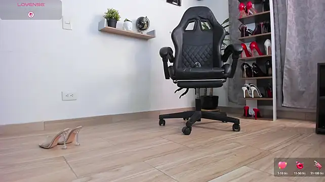 SophieBaker__ stripchat live cam model