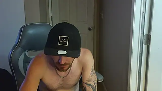Huntzg23 stripchat live cam model