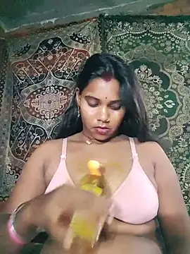 Soniya-Love-143 stripchat live cam model