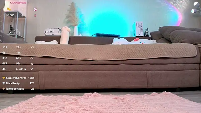 Petitekaya stripchat live cam model