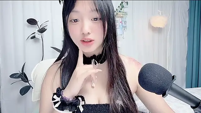 Winnie666999 stripchat live cam model
