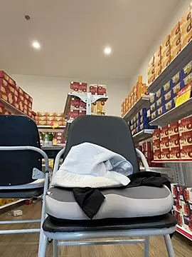 Sneaky_Cumshoot stripchat live cam model