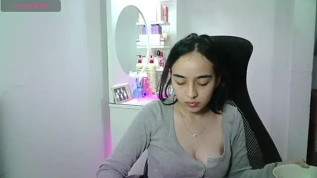 aineangeel stripchat live cam model