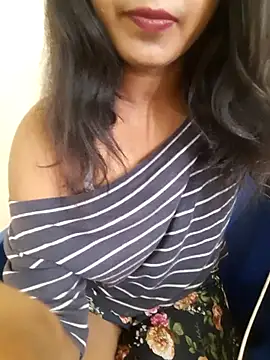 Navya6879 stripchat live cam model