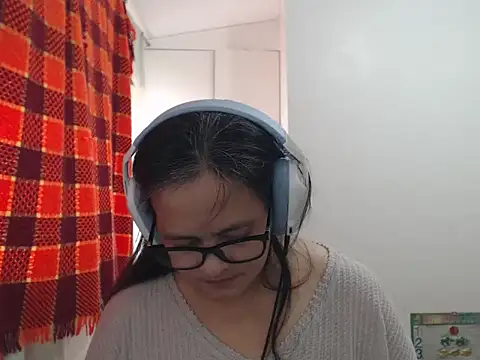 Kinkybela2025 stripchat live cam model