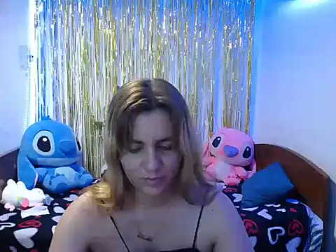 Asly- stripchat live cam model