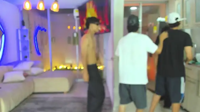 Houseofwarrios stripchat live cam model