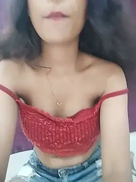 Mahi677 stripchat live cam model