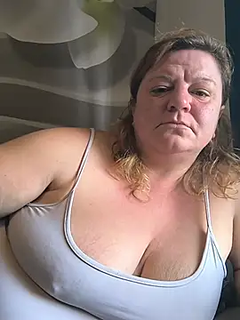 jusichka stripchat live cam model